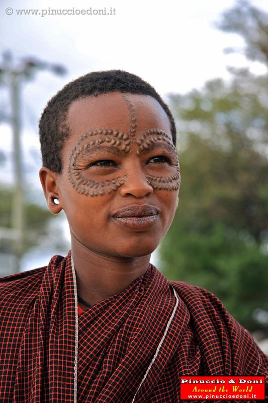 TANZANIA - Woman with tribal facial scarring - 4.jpg